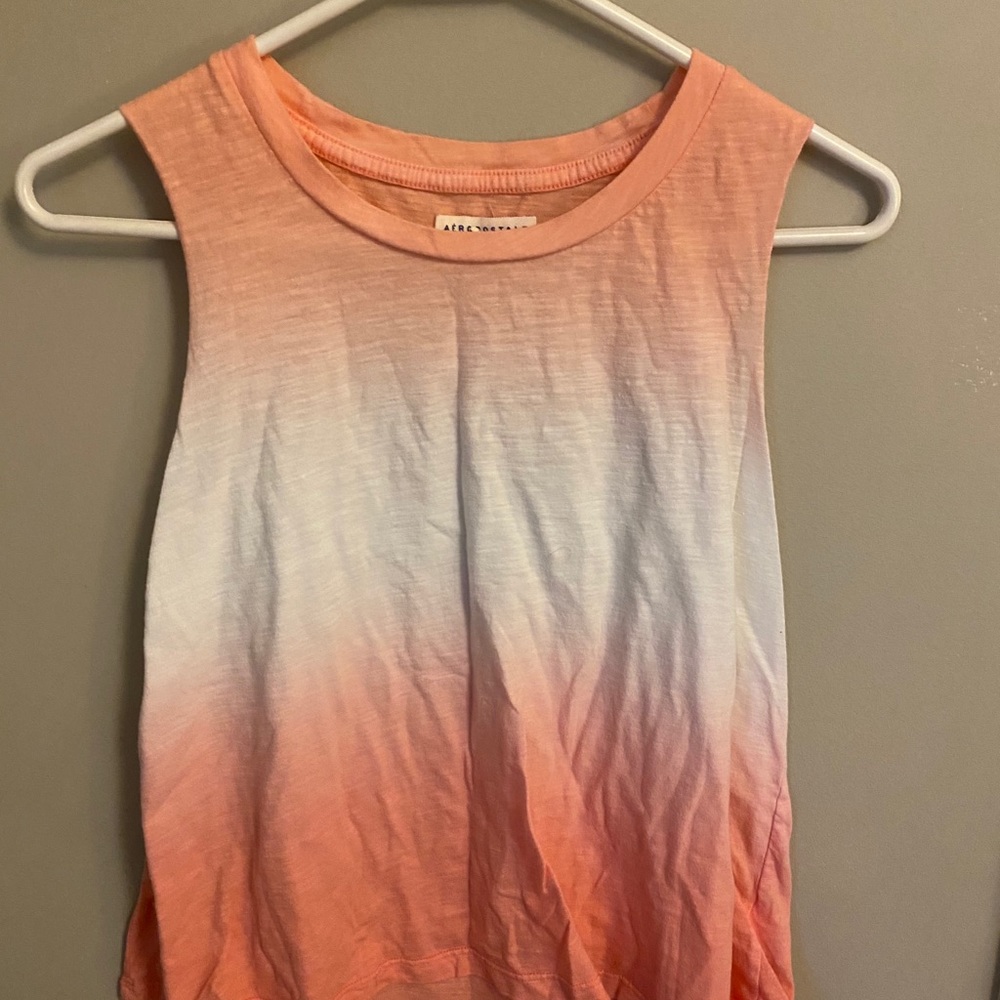 Super cute Aeropostale ombré tank